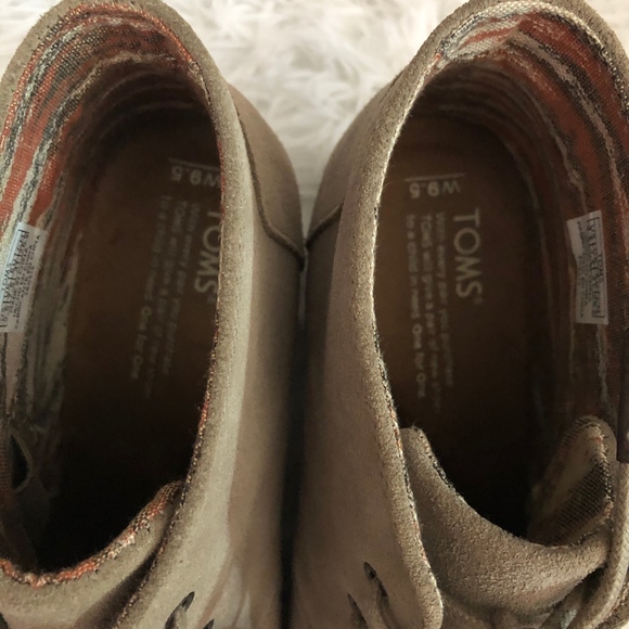 TOMS Desert Wedge Ankle/Bootie.  Tan.  Size 9.5 - Picture 6 of 8